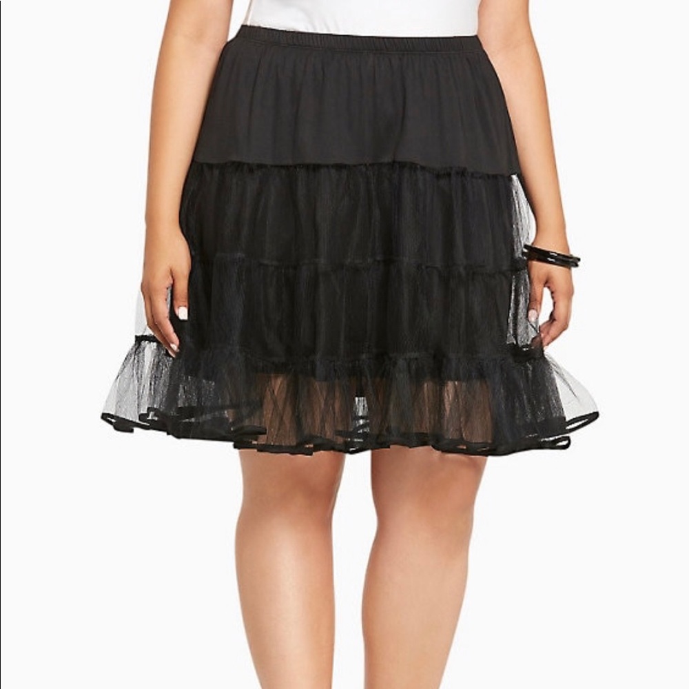 Torrid black plus size petticoat skirt size 3 / 4